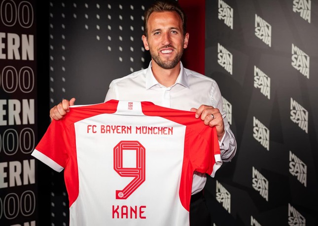 Harry Kane chính thức mang áo số 9 tại Bayern Munich 