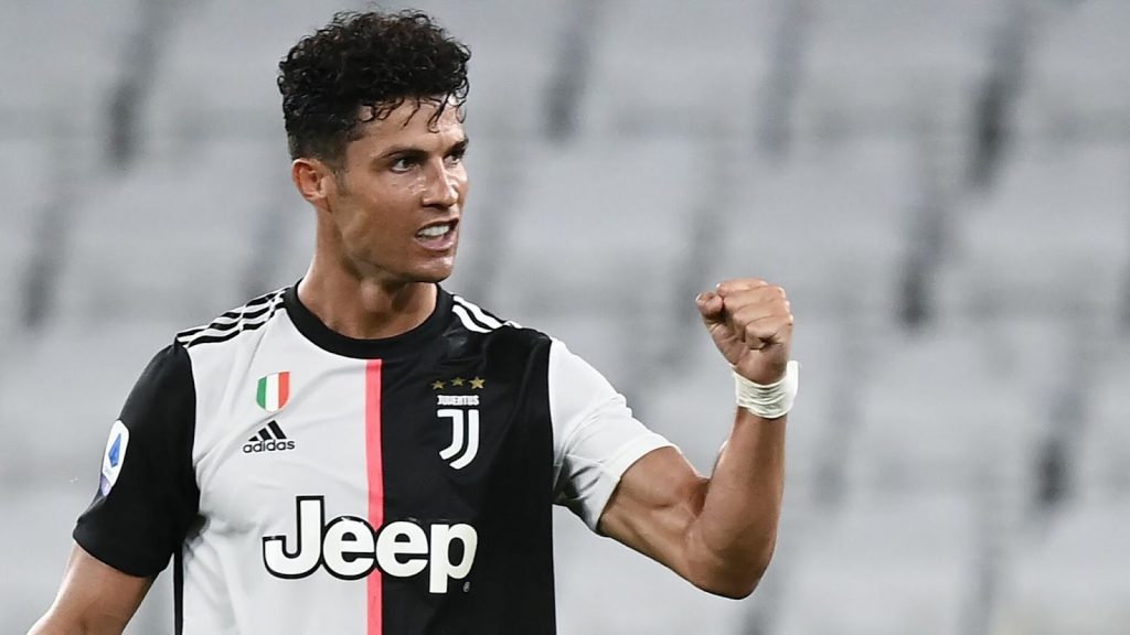 Bóng đá châu Âu xôn xao khi Ronaldo kiện Juventus quỵt lương 