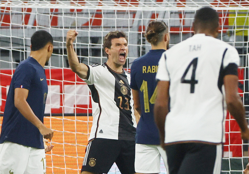 Đức lấy lại tự tin khi thắng đội tuyển Pháp 2 - 1 trên sân nhà