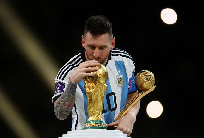 Người hâm mộ hy vọng Messi có thể nâng Quả bóng vàng 2023 trong vinh quang